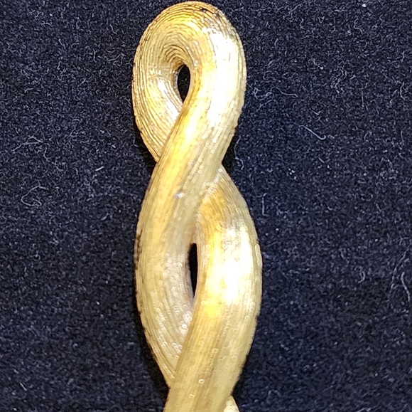 Vtg Signed Monet Gold Tone Ribbon Brooch Pin - Picture 5 of 9